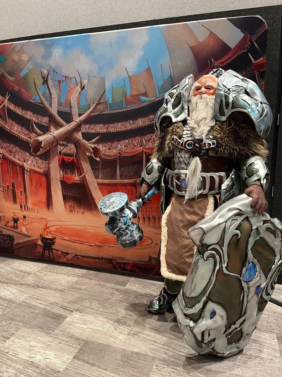 CramSessionX's tweet photo. #oldhim #cosplay #fleshandblood #callingmanila https://t.co/wjYVgmMQNh