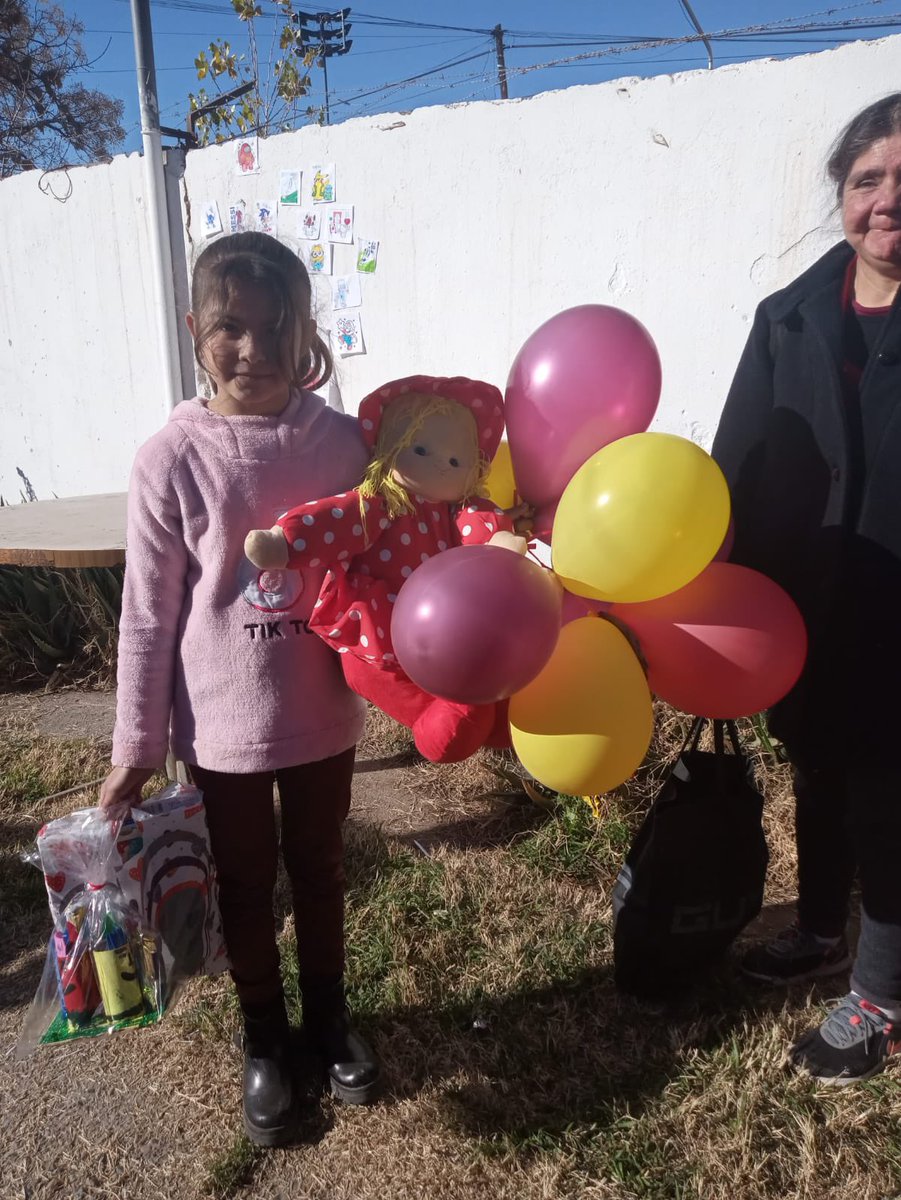 SilHero's tweet photo. Hoy celebramos el #DíaDeLasInfancias en el Merendero Luz de Esperanza de Neuquén🥰❤️👨‍👩‍👦‍👦 

La infancia es un tesoro que debemos cuidar y proteger, y hoy recordamos la importancia de brindar amor, risas y sueños a nuestros pequeños. 💫

¡Gracias por hacer posible esta celebración! #DíaDeLasInfancias #AmorPorLaInfancia