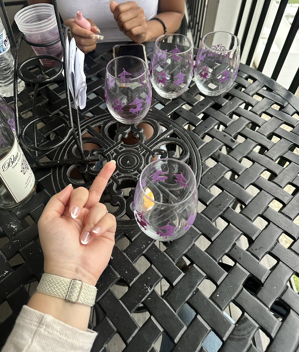 Daisysdigits's tweet photo. Fuck you for not paying for our wine 🍷🫰🏻

findom paypig finsub findomme humanatm footdom cashcow https://t.co/snXQMl3gNv