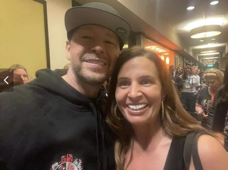 blitzbutterfly's tweet photo. Happy freaking Birthday, @DonnieWahlberg !!!! 🤖❤️♾️ https://t.co/P4Uj9ILXN4