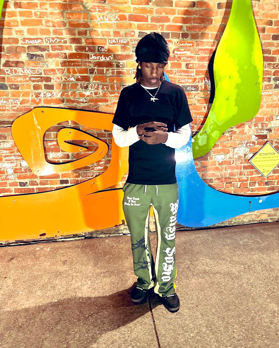 BandzzTalk's tweet image. 🖤