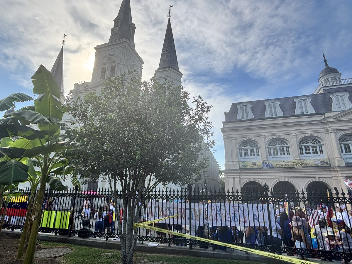 Odanisca's tweet photo. @YourAnonTV #NewOrleans #FreeVenezuela https://t.co/m2SHHePEDT