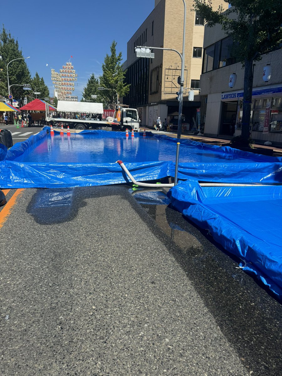 こどもプール設営中よ🏊‍♂️