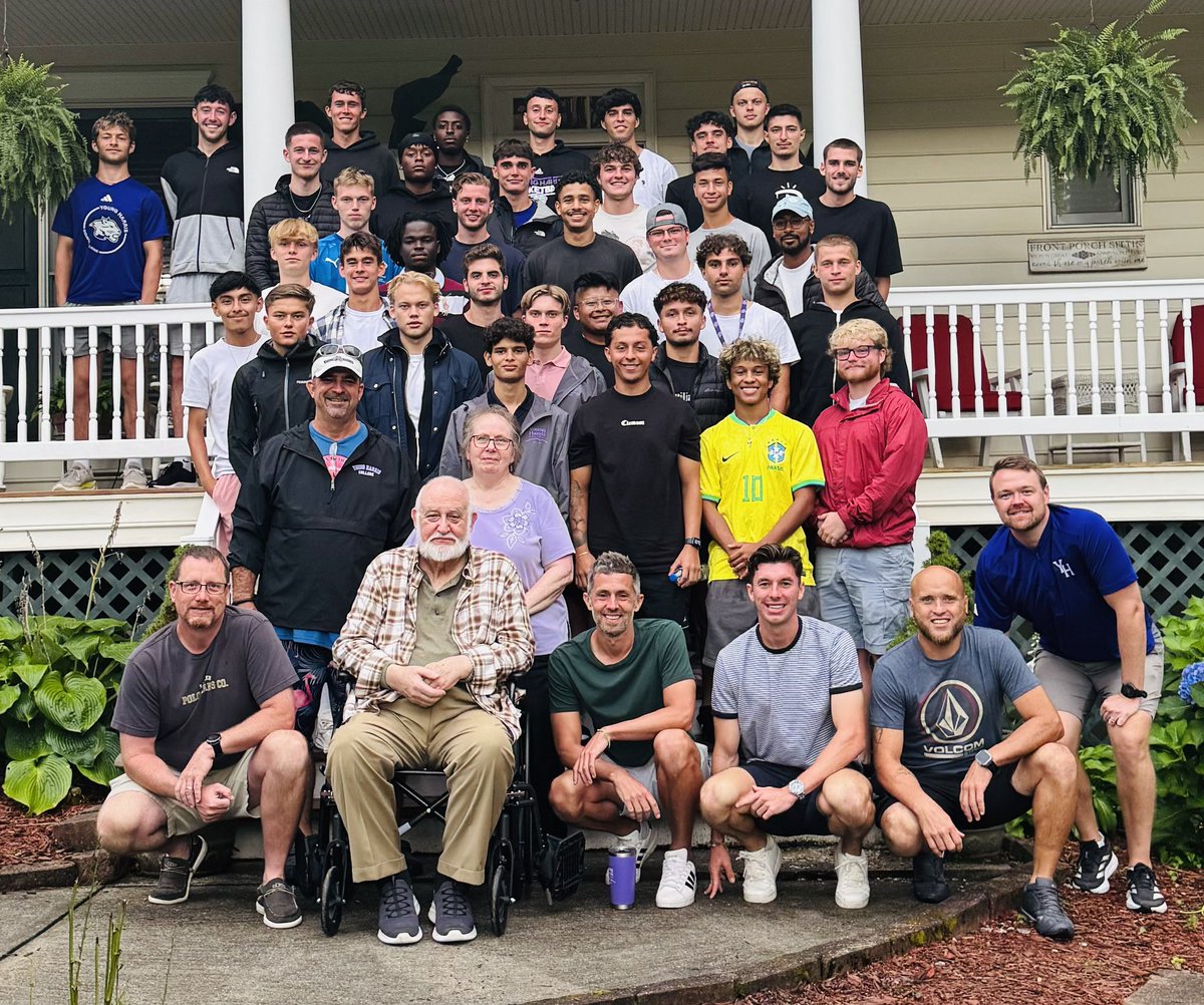 Week one of pre-season is never complete until we spend some quality time with the Fosters. Amazing food and even better company. YHC Athletics biggest fans 🟣⚪️🦁 Men’s Soccer Loves you ❤️❤️❤️
