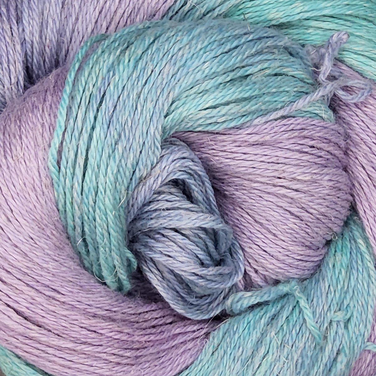 Limited offer! This awesome Hand Dyed Yarn - Lavender Water - Organic Wool Linen Blend DK Yarn for $20.00.. 
wildpoppyyarns.etsy.com/listing/177087…
#RepeatingColorway #DoubleDipDyed
