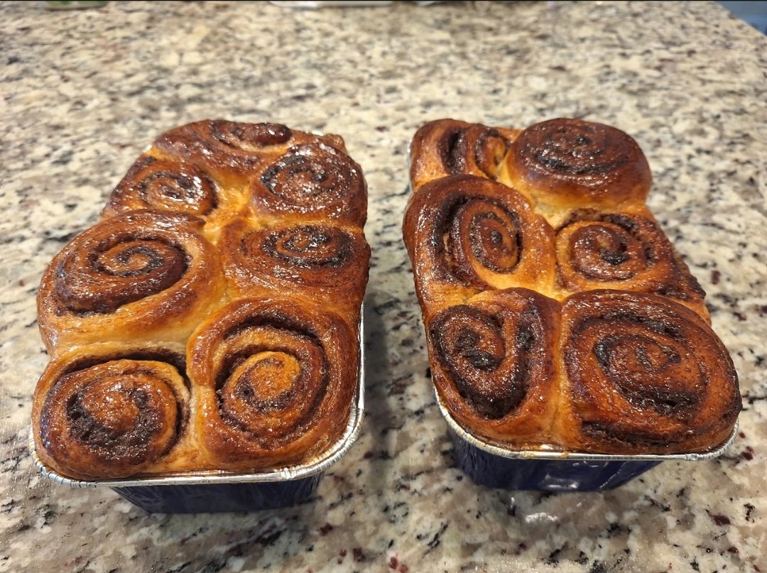 AikitchenBlog's tweet image. Here's another one..
Food "photography" face-off! 🍽️ Which one looks better to you: the real dish or the AI-enhanced version? 🤔 I think it's pretty obvious which is which 🤣

Recipe: aikitchen.blog/post/delicious…

 #AIvsReality #FoodPhotography #AIinCooking #BeforeAndAfter #Foodie