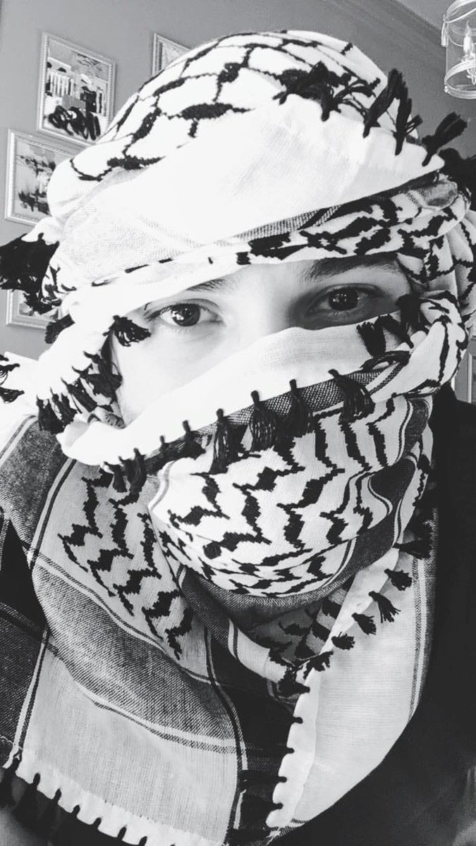 Alecojr0's tweet photo. Keffiyeh ! Some Years ago - Marrakech. 🇲🇦 https://t.co/hrqnJ0oZJe