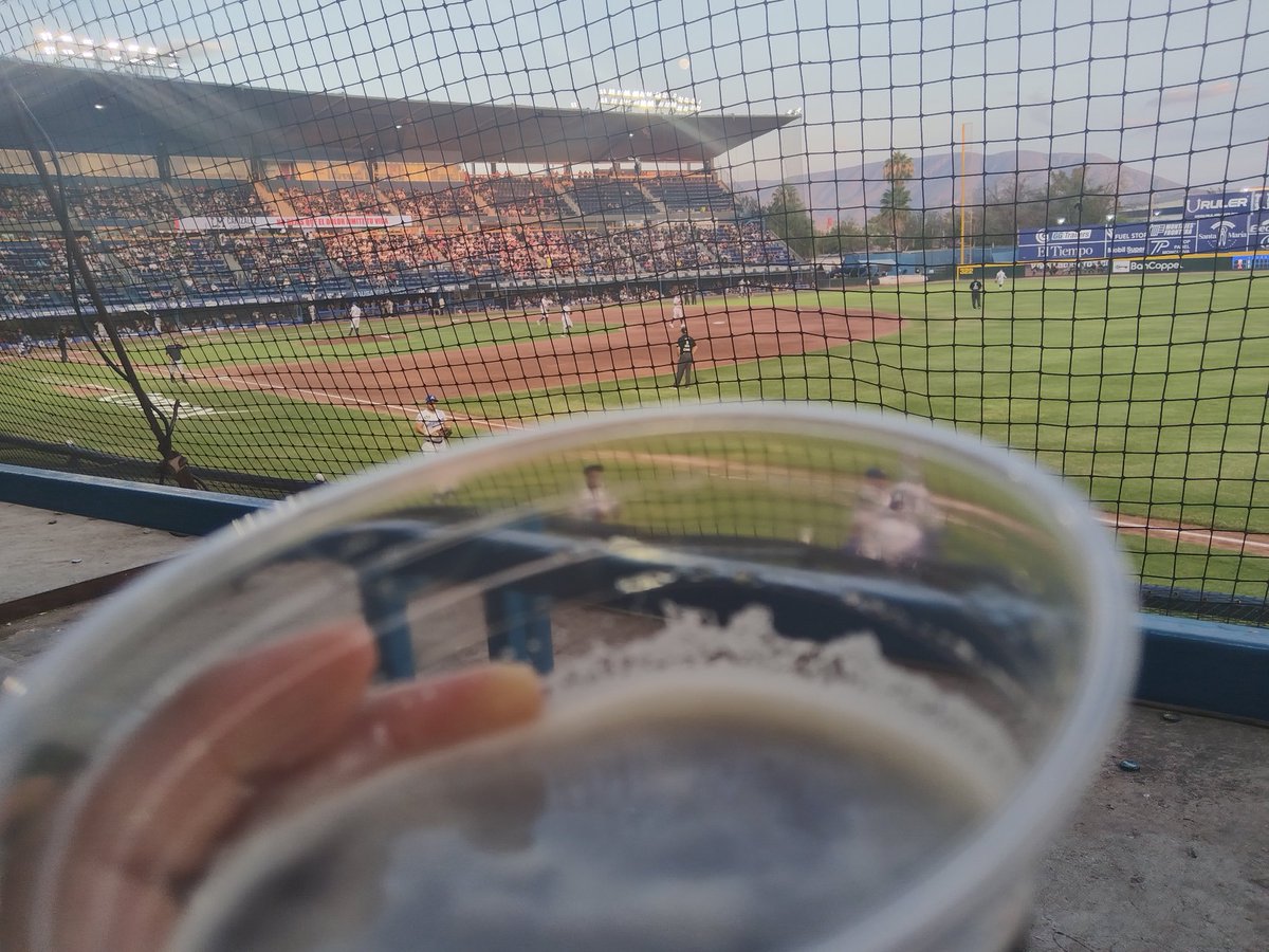 Amigos hoy ganan los Acereros!!!!
<a href="/AcererosOficial/">Acereros de Monclova</a>