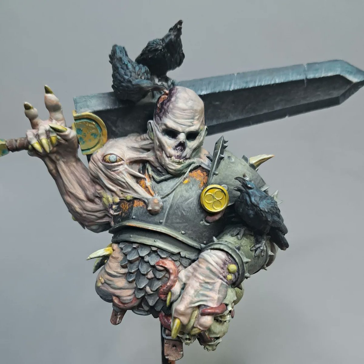 orthoberstudio's tweet photo. Put a bit of time in, tried to make some visual progress.  #wip #desaturated 
@geraldbrom 

#miniaturebust #miniaturepainting #miniatureart #nurgle #bust #death #champion #chaos #unhinged #warhammer #paintingminis #paintingwarhammer #art  #iwata_airbrush #nuworlds @saladsculptors https://t.co/gPkDRp9bk6