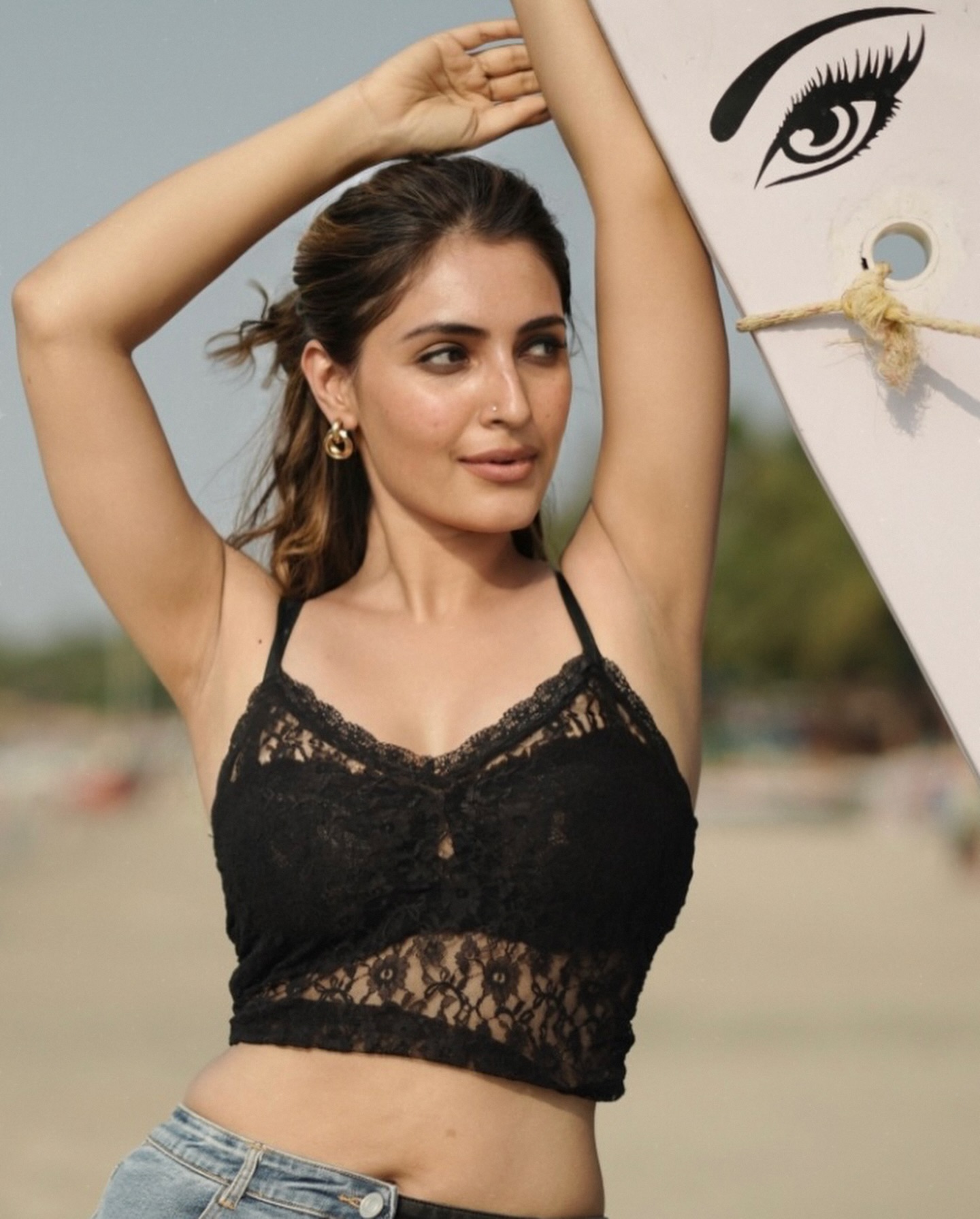 GVOhQt_agAAle8C?format=jpg&name=large