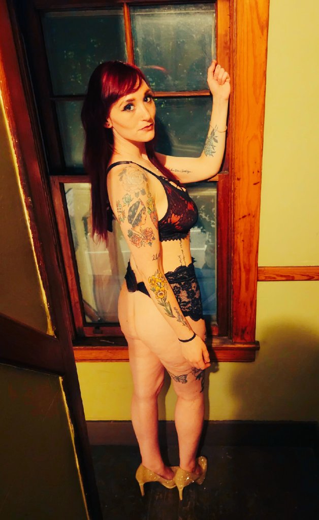 Indigoempresss's tweet photo. #camgirl #booty #dirty #horny #p4p #cashapp #FinDom #submissive #webcamsex #subwhore #nudes #payslave #paypig #nsfw #Dom #premium https://t.co/CYKcyTKFw4