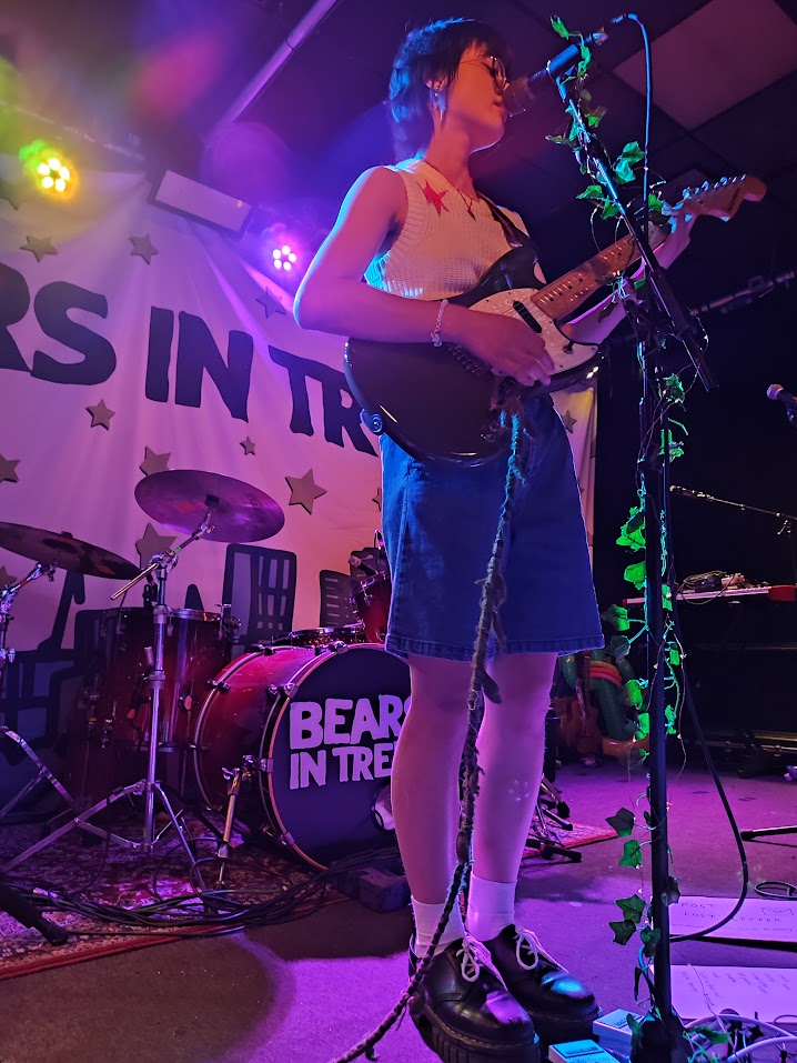 ellie! is monumental tweet media