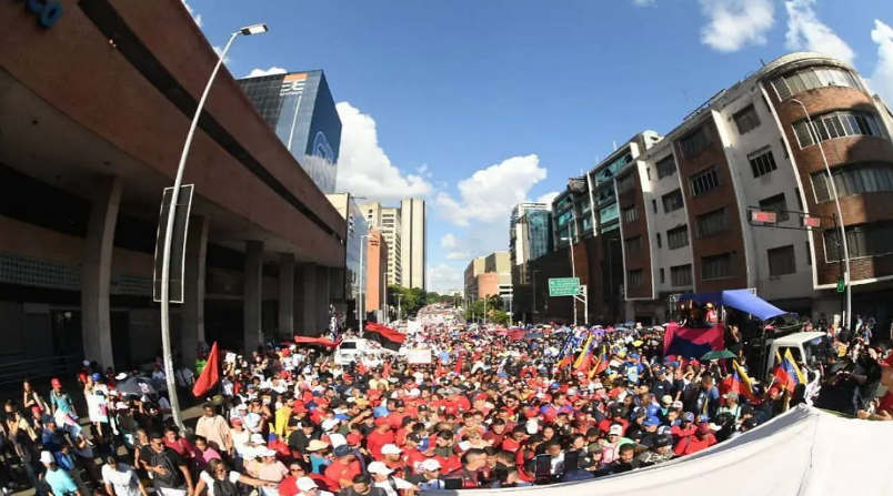 #ENFOTOS | Más de cien ciudades venezolanas se movilizaron este sábado en La Marcha por la Paz, contra el fascismo, la violencia y en respaldo al presidente electo <a href="/NicolasMaduro/">Nicolás Maduro</a>