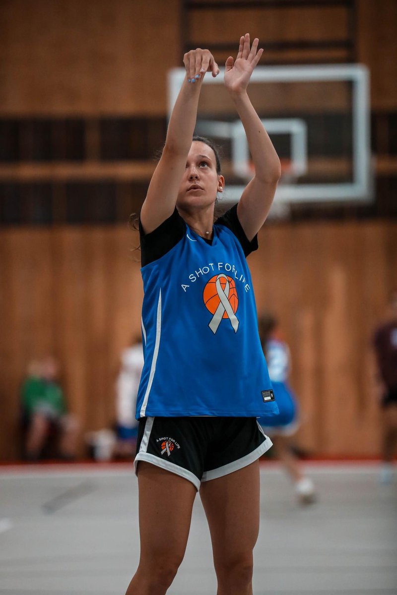maddiegill_'s tweet photo. I have loved being apart of the @ASFL_Shoot4Cure family the past 3 years! Thank you @Slo_24 for this opportunity, I can’t wait to see what is next for this organization💙🤍 https://t.co/GLVegmwlL1