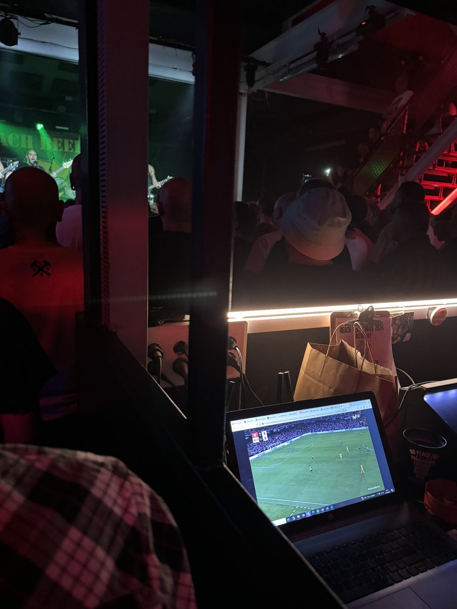 Barça,Beer &amp; Oi! Músic al <a href="/EstraperloClub/">𝐄𝐬𝐭𝐫𝐚𝐩𝐞𝐫𝐥𝐨 (𝐂𝐥𝐮𝐛 𝐝𝐞𝐥 𝐑𝐢𝐭𝐦𝐞)</a>