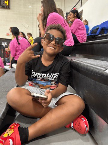 So proud of you girls and the work youve put in!! Big thanks to Lowake Steak House for saving the day and our awesome bus driver for inching us safely to crossing distance. It was an eventful and wonderful weekend 🏐. 
Go Maidens!!!!
#northsidepride
#differencemakers
#LakeView