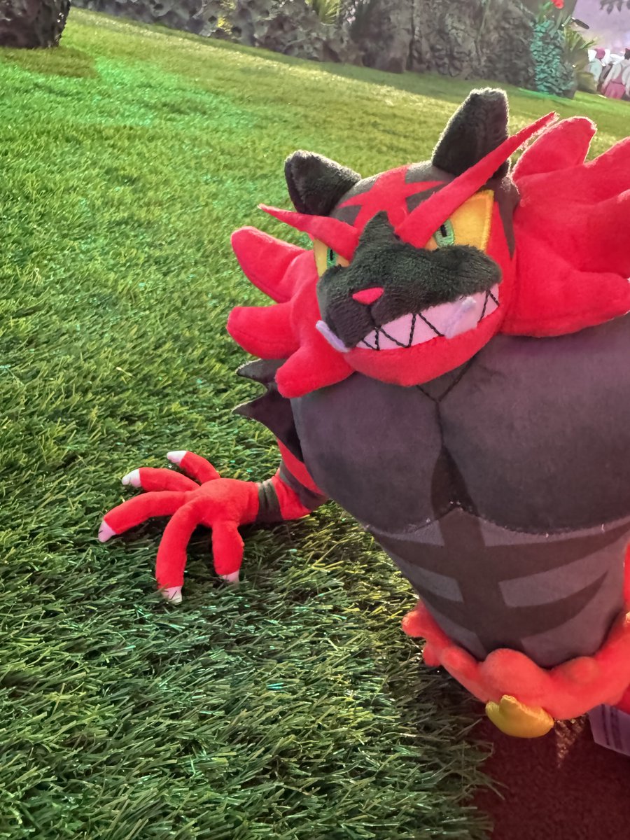 playpokemon's tweet image. Incineroar has touched grass, and encourages (begs) all Trainers to do so!