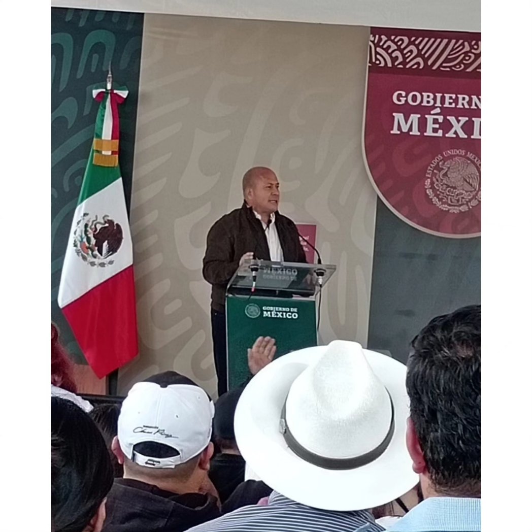 pris_spah's tweet photo. Acompañando a nuestro Gobernador @enriquealfaror a la inauguración de la Presa El Zapotillo misma que suministrará agua a nuestra ciudad en los próximos años, un proyecto que beneficiara a muchísimas personas. 👏👏🧡🍊 https://t.co/ICxX0Z4geh