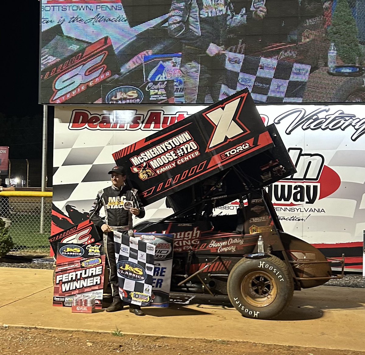 lincolnspeedway's tweet photo. .@MattCRacing16 with the last lap, last corner pass for the Barry Skelly Memorial victory! https://t.co/EERYXz8KB6