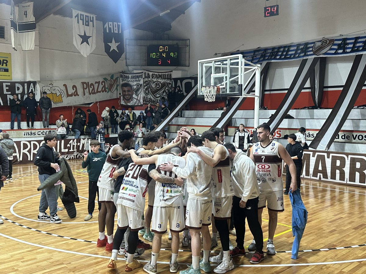 CORTINA DIRECTA 🇺🇾🏀 tweet media