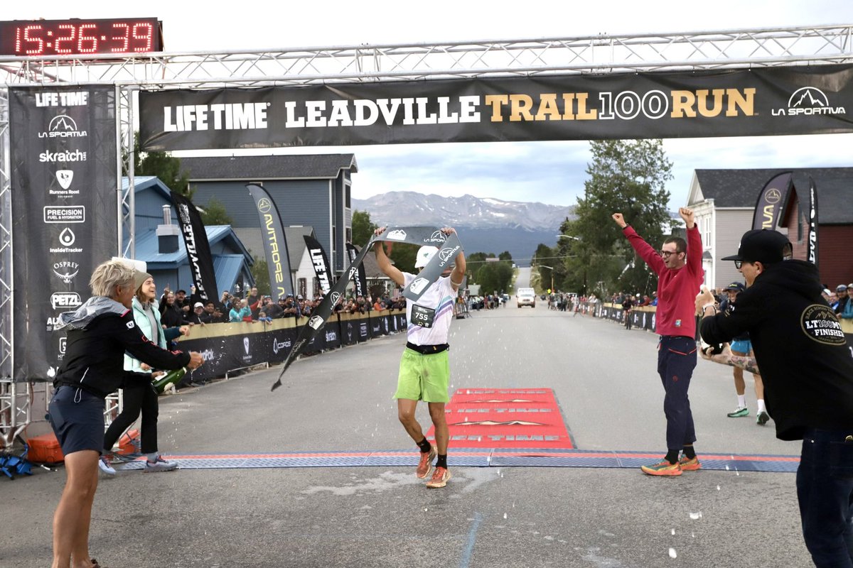 LTRaceSeries's tweet photo. 15:26:34. A new record. 19 years later. 💫

David Roche put on an absolute masterclass in his debut 100 miler keeping the lead from the start! 

Congratulations David, we’re so excited to welcome you into the history books. https://t.co/rYXvNHHFPO