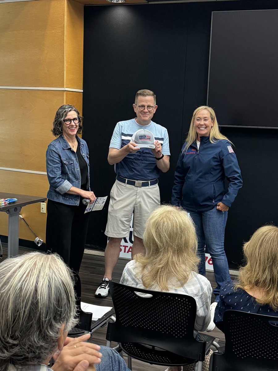 klbrucelane's tweet photo. Thank you to those who came out today to our volunteer training day! A whole new batch of volunteers excited and ready to activate. I could not do this without your help - let’s WIN!

If you would like to volunteer to help me bring back common sense policies and balance to Sacramento, please text 805-427-2084 or email:  kristie@kristiebrucelane.com

#AD76 #sandiego #sanmarcoscalifornia #escondido #carmelvalleysandiego #ranchobernardo #4sranch #ranchopenaquitos