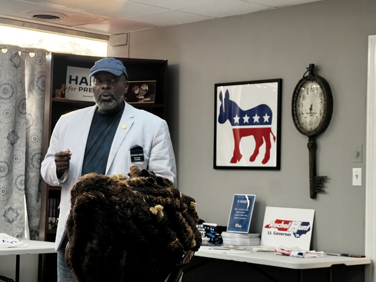DanielRiosNC's tweet image. Had a great office opening for the Wilson Dems here in Wilson! With guest speakers @HuntforNC, @RayESmithJr, and @pittmanfornc!