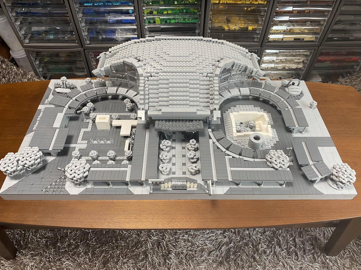 mutch0505's tweet photo. 【新作】
金沢駅兼六園口LEGOジオラマ完成‼️
LEGOで金沢駅兼六園口をモノトーンで完全再現✨世界で最も美しい駅に選出された金沢駅を48×96ポッチで製作しました🤗
細部はツリーで紹介↓
#がんばろう能登
#がんばろう石川
#金沢駅
#兼六園口
#鼓門
#もてなしドーム
#噴水時計 
#LEGO
#レゴ
#ジオラマ https://t.co/NpAvWQGOjB