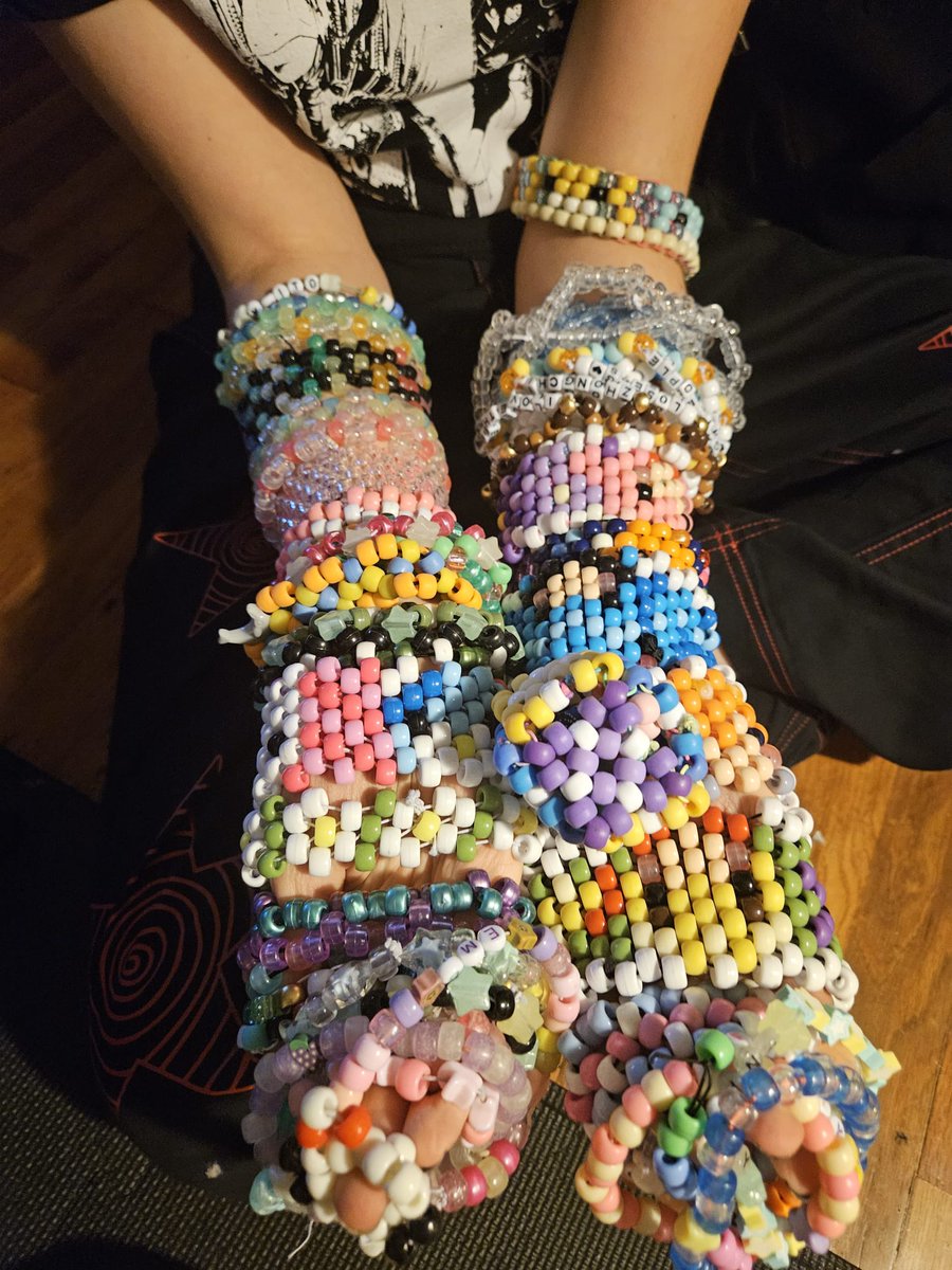 Hurricane kicks tweet media