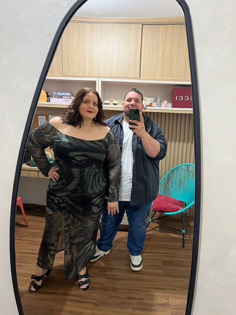 BranKallideNeve's tweet photo. Lindos demais para não estarem em todas as redes sociais! 

Que delícia é chegar aos 40, sendo nada parecida com o que se esperam socialmente de uma mulher como eu. https://t.co/eHAu7Y9rMb