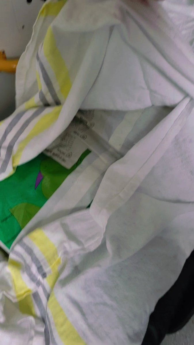 keons___'s tweet image. Lol, I bought potting mix for my garden while on duty, and it looked like a dead body on my stretcher 😂