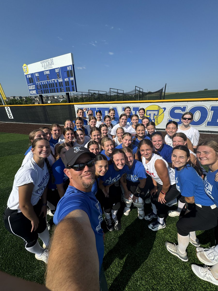 Titan Softball tweet media