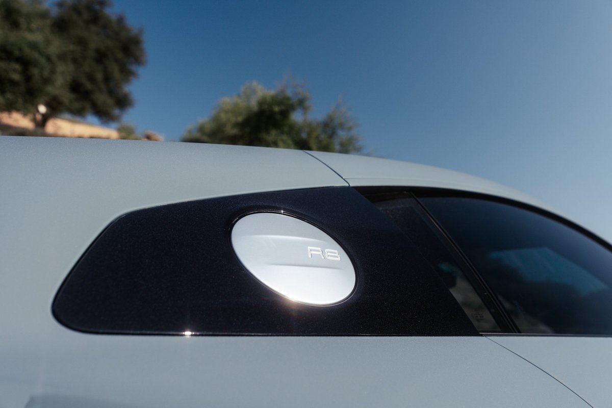 𝚎𝚕𝚒 tweet media