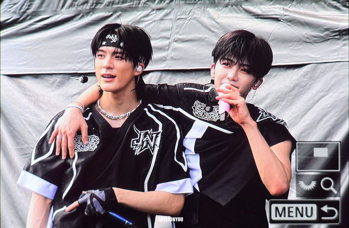 까우 lll tweet media