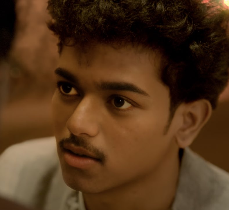 VijayFansTrends's tweet image. Imagine the roar in theatres when Ilayathalapathy @actorvijay makes his appearance. The same face that was once trolled and body-shamed will now be celebrated by millions of fans. Life truly comes full circle ❤️ 

#TheGoatTrailer