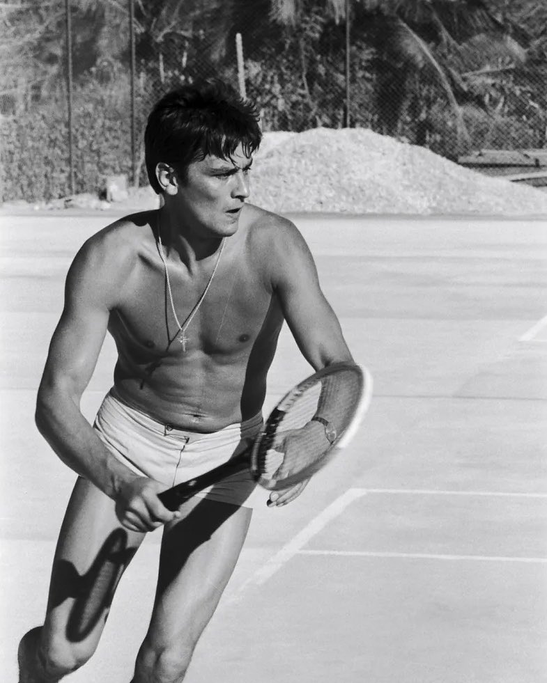 Vogue France tweet media