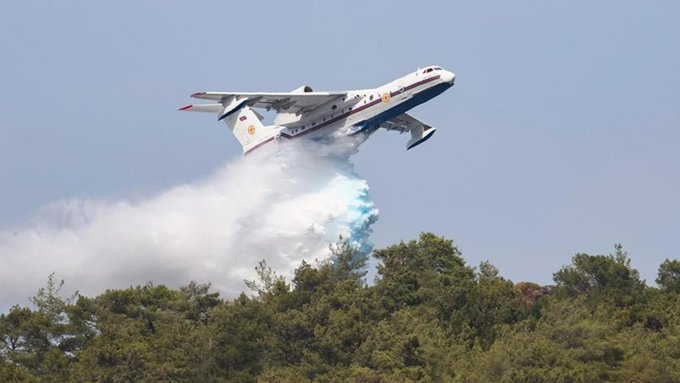 Volkan Giritli 🇹🇷🇦🇿 (@volkan_giritli) on Twitter photo Can Azerbaycan'ın elinde sadece 1 tane Beriev BE-200 Yangın söndürme uçağı var, onu da her orman yangınında Türkiye'ye gönderiyor. Yere göğe sığdıramadığınız "kardeş" dediğiniz sokuk Arap ülkelerinden gelen tek yardım var mı?
🇦🇿Bahadır söveşte belli olar. Çok Yaşa Azerbaycan🇦🇿 Can Azerbaycan'ın elinde sadece 1 tane Beriev BE-200 Yangın söndürme uçağı var, onu da her orman yangınında Türkiye'ye gönderiyor. Yere göğe sığdıramadığınız "kardeş" dediğiniz sokuk Arap ülkelerinden gelen tek yardım var mı?
🇦🇿Bahadır söveşte belli olar. Çok Yaşa Azerbaycan🇦🇿