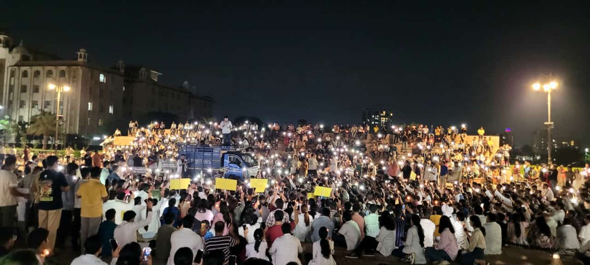 Indian__doctor's tweet photo. Massive protest froM Doctors of #Jaipur #Rajasthan against 
#KolkataDoctorDeathCase

Demands - Strict punishment to all culprits 
Central Protection act 
@PMOIndia @MamataOfficial @narendramodi 
#medX #MedTwitter https://t.co/yVPRMpLBpy