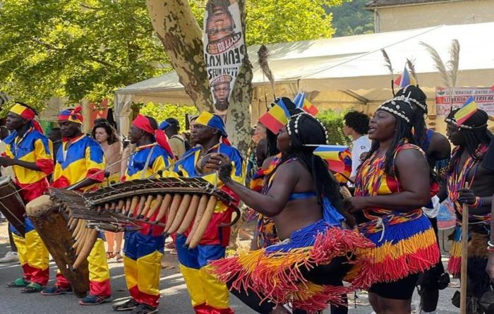 🎉 Le festival Africajarc fête ses 25 ans et met la culture togolaise à l'honneur ! 🇹🇬 Du 19 au 21 juillet, le village de Cajarc vibrera au rythme des traditions africaines. Fiers de partager nos richesses culturelles en Midi-Pyrénées! #Africajarc2024 #TogoCulture