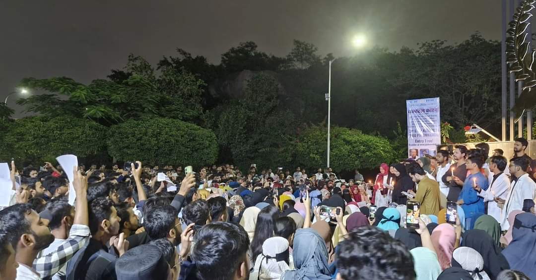 ASLmanuu's tweet photo. Students of MANUU organized a candle march and protest gathering to condemn the rape and murder of a female doctor at R.G. Kar Medical College in Kolkata, while also demanding the harshest punishment for the perpetrator.
#JusticeForDoctor
#EndViolenceAgainstWomen
#MoumitaDebnath https://t.co/gYdvIPKr0V