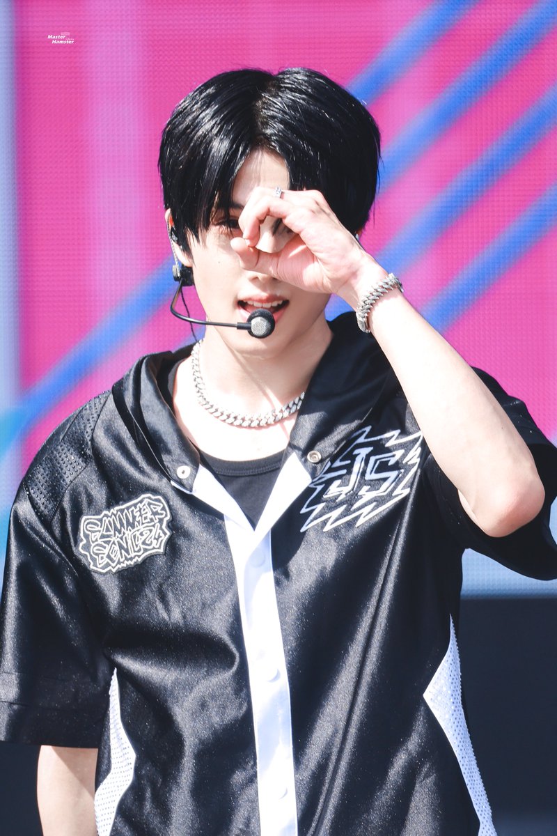 MasterhamsterJS's tweet photo. 240818 Summer Sonic in Osaka☀️
“ʟ O V E”💖
#지성 #JISUNG #박지성 #NCTDREAM https://t.co/YzqPvqFjlH