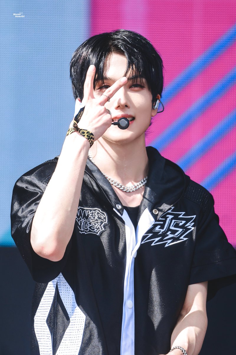 MasterhamsterJS's tweet photo. 240818 Summer Sonic in Osaka☀️
“ʟ O V E”💖
#지성 #JISUNG #박지성 #NCTDREAM https://t.co/YzqPvqFjlH