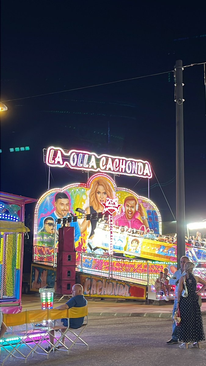 aydiosmanu's tweet photo. dos cachondas de feria https://t.co/jpYyYmMmUj