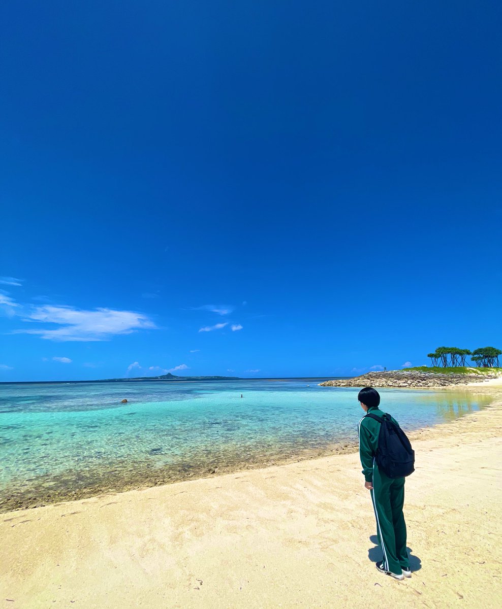 sisaka_4's tweet photo. 夢中さ、の修学旅行mdnk併せしてました！
🌺🌴の海で2️⃣階堂のコラージュ画像を撮れたので大満足です☺️

  #海洋博コスプレ 
 #海洋博コスプレ撮影会 https://t.co/KUrM4G1haz