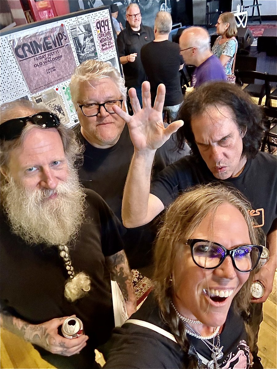 STARDUStDETROIT's tweet photo. Third Man Records Cass Corridor for the book release party of #ancientartifax recorded the entire session, had all the fellas sign the book and got to chat a bit about the beginnings of #hardcore in #Detroit #punk #Negitive #approach #legends @RealJohnBrannon https://t.co/ZCNGWPtsvV