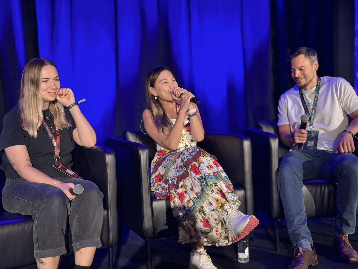 iamlorettachen's tweet photo. Closing panel with @RareEvo
Always a great time with @claymates ! #closingpanel #creatoreconomy #leavinglasvegas https://t.co/hP3D7u1bEe