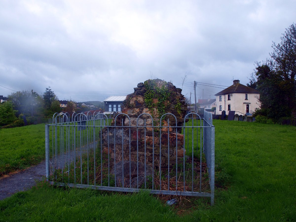lorraineelizab6's tweet photo. 18 Aug: St Ernéne mac Cresséne (d 634/5) of Ráith Naí/#Rathnew, #Wicklow &amp; Cell Draignech/#Kildreenagh, #Carlow. Adomnán's Life of Columba; Columba said he would be 'famous through all the churches of Ireland &amp; very highly regarded'📷Rathnew church/bullaun https://t.co/ZuHRr3iL1K https://t.co/1wRoMpHbj7