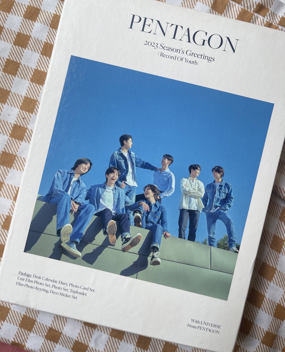 PartyPPPPPP's tweet photo. WTS LFB pentagon 2023 season’s greetings 

Inclusions:

Box
Desk calendar
Sticker set
Film photo set
Key ring
Toploader 

Take all for ₱400 https://t.co/xDmlQVGtUC