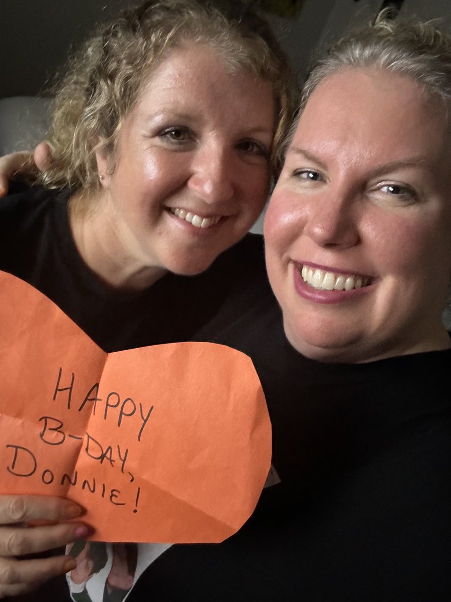 TaliePinard's tweet photo. So glad that we got to spend the night together and sing Happy bday to Donnie! Welcome back to Canada ! We had a blast. Can’t wait for the next one. 6th NKOTB concert ❤️⁦@NKOTB⁩ ⁦@DonnieWahlberg⁩ ⁦@dannywood⁩ ⁦@joeymcintyre⁩ ⁦@JonathanRKnight⁩ https://t.co/K5reMCnCkg