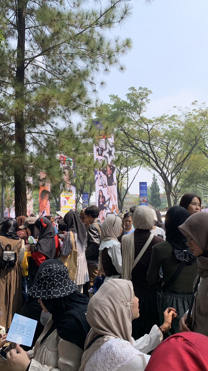 Bluejays_INA's tweet photo. lets go find our cornclips here!
#WelcomeToIndonesiaJAY #MyLuckyEncounterWithJay
#JayFarm #FRESHWITHJAYTEA #JAY https://t.co/wsLDOF0xiA